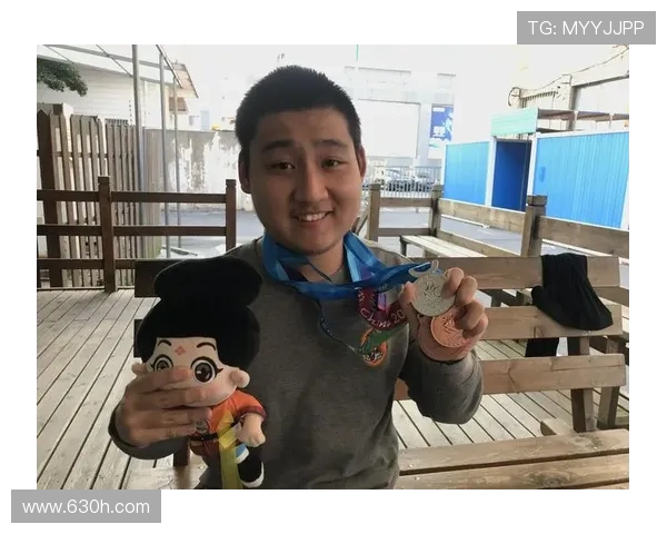 我国泳将曾椲翔亚青残运摘铜牌